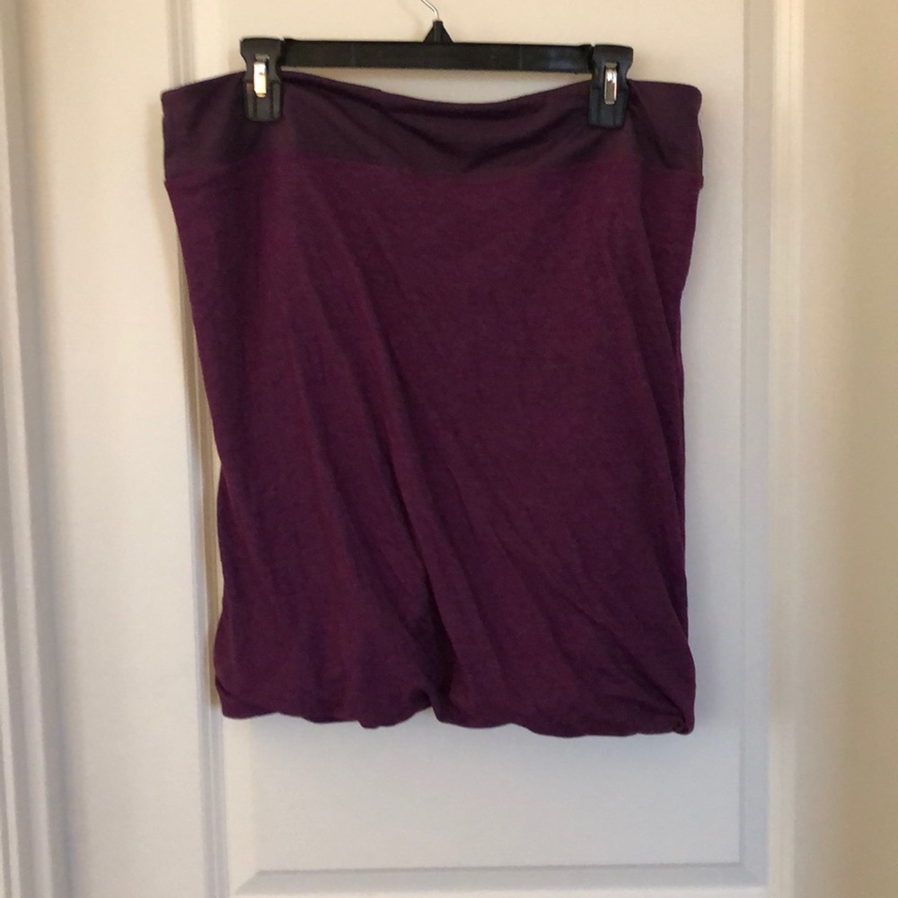 Athleta soft cinched skirt in Plum. XL.